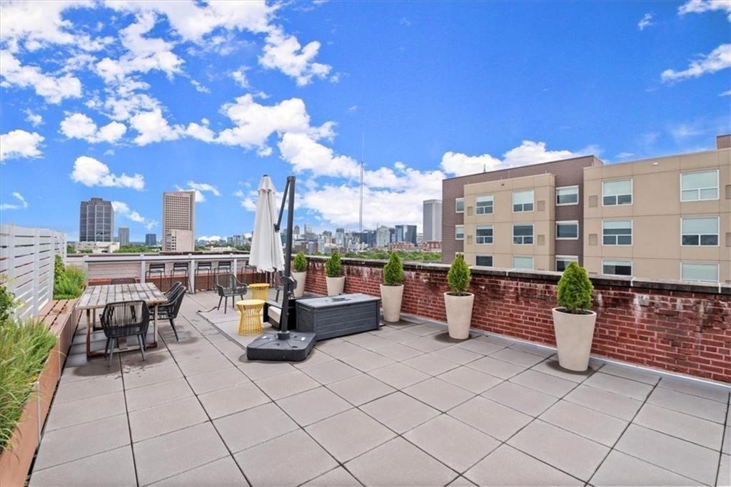 Atlanta, Georgia, 30313, United States, 2 Bedrooms Bedrooms, ,2 BathroomsBathrooms,Residential,For Sale,2001199