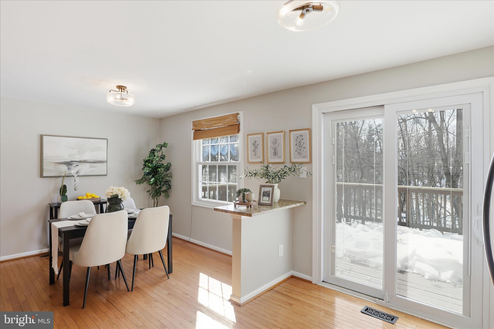 Reston, Virginia, 20194, United States, 2 Bedrooms Bedrooms, ,4 BathroomsBathrooms,Residential,For Sale,2015331