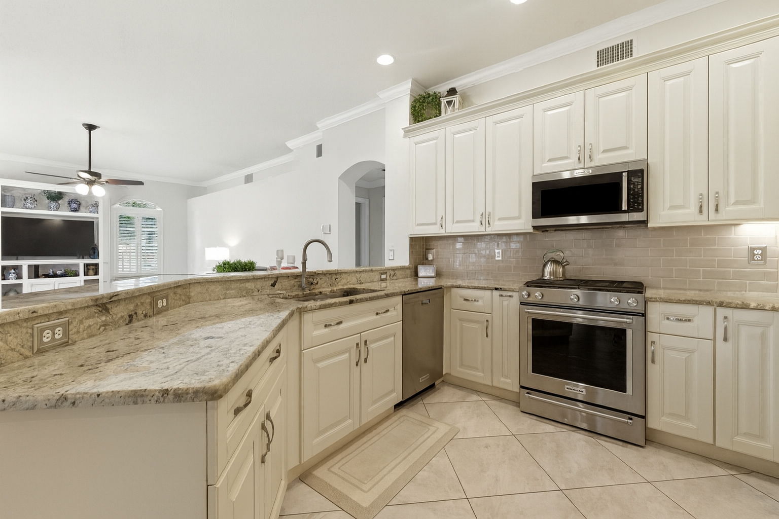 Tampa, Florida, 33647, United States, 3 Bedrooms Bedrooms, ,2 BathroomsBathrooms,Residential,For Sale,1937271