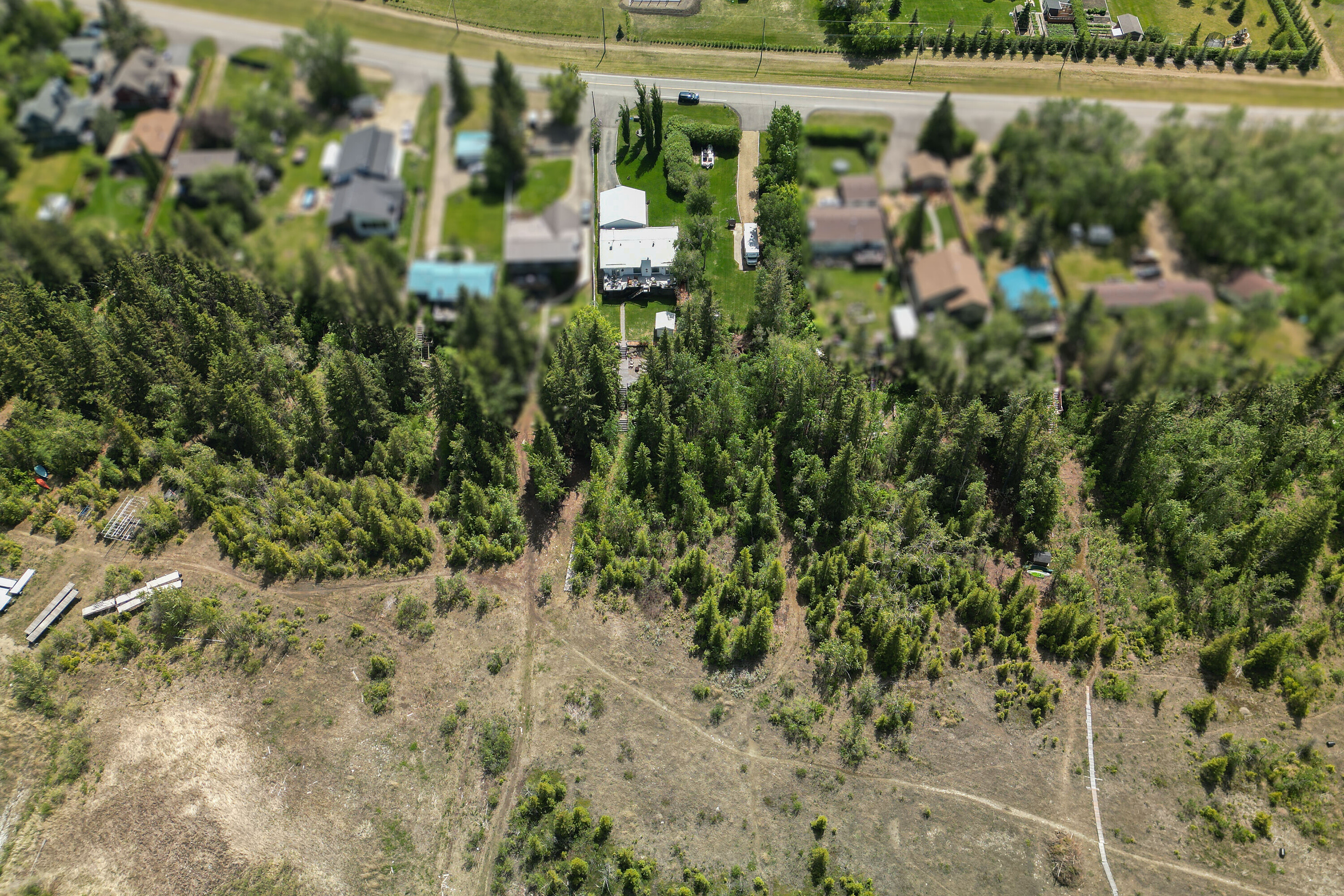  Rural Lacombe County, North - 物件實景
