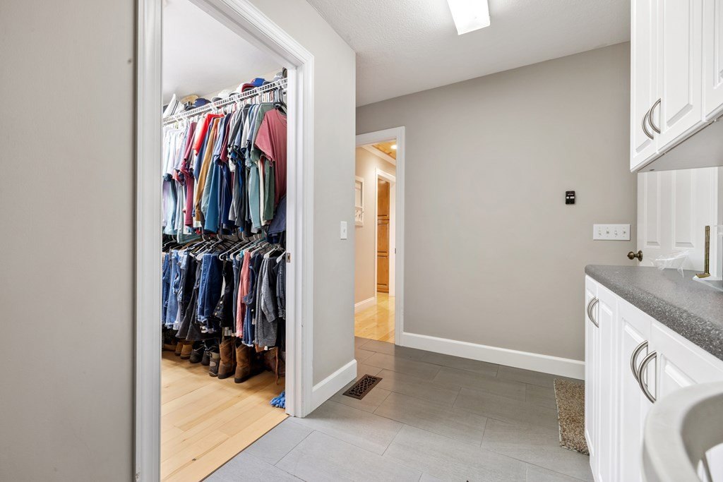 Hayesville, North Carolina, 28904, United States, 3 Bedrooms Bedrooms, ,4 BathroomsBathrooms,Residential,For Sale,1974136