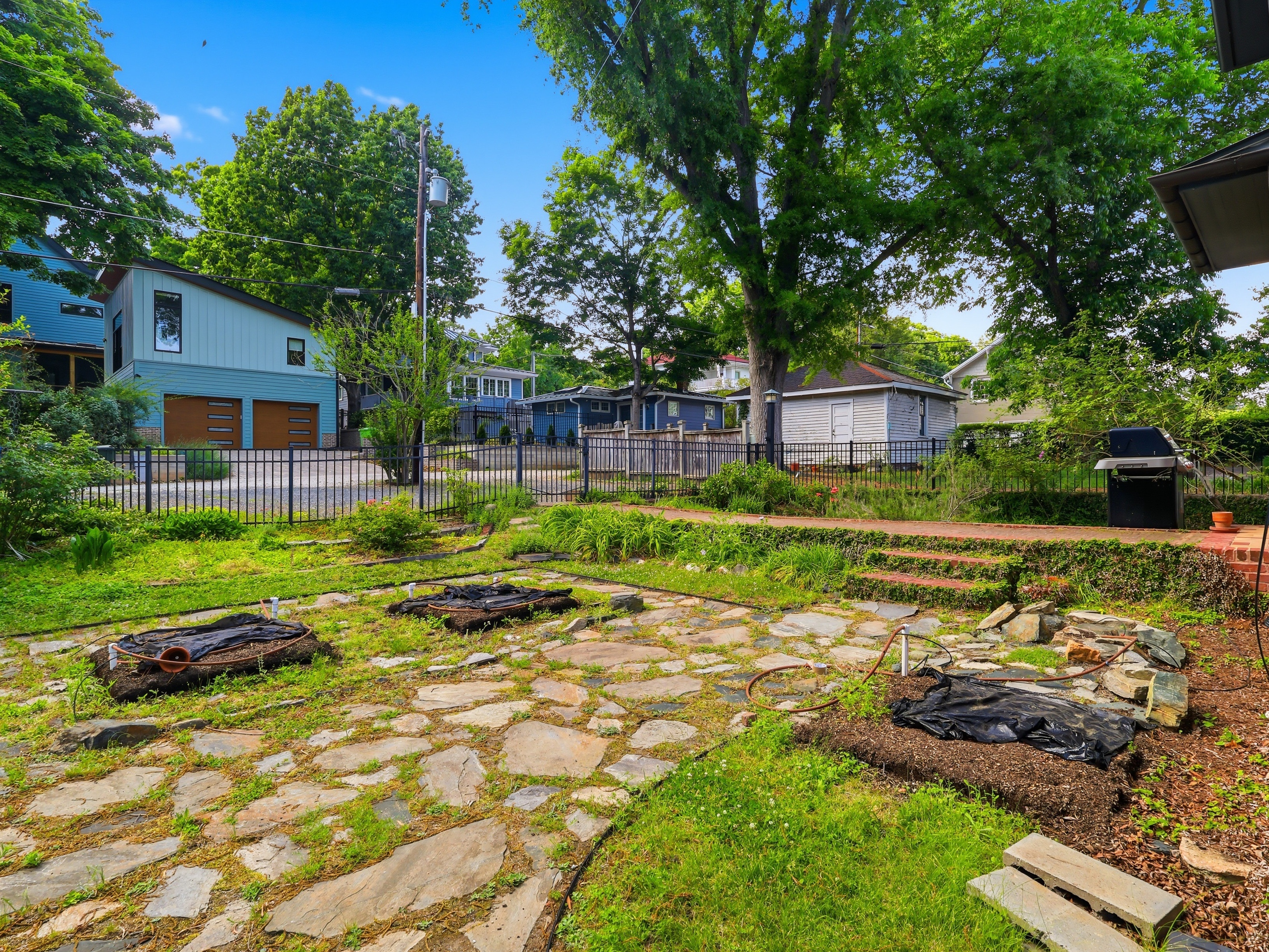  127 Forest Road, Raleigh, NC, 27605 - 物件實景