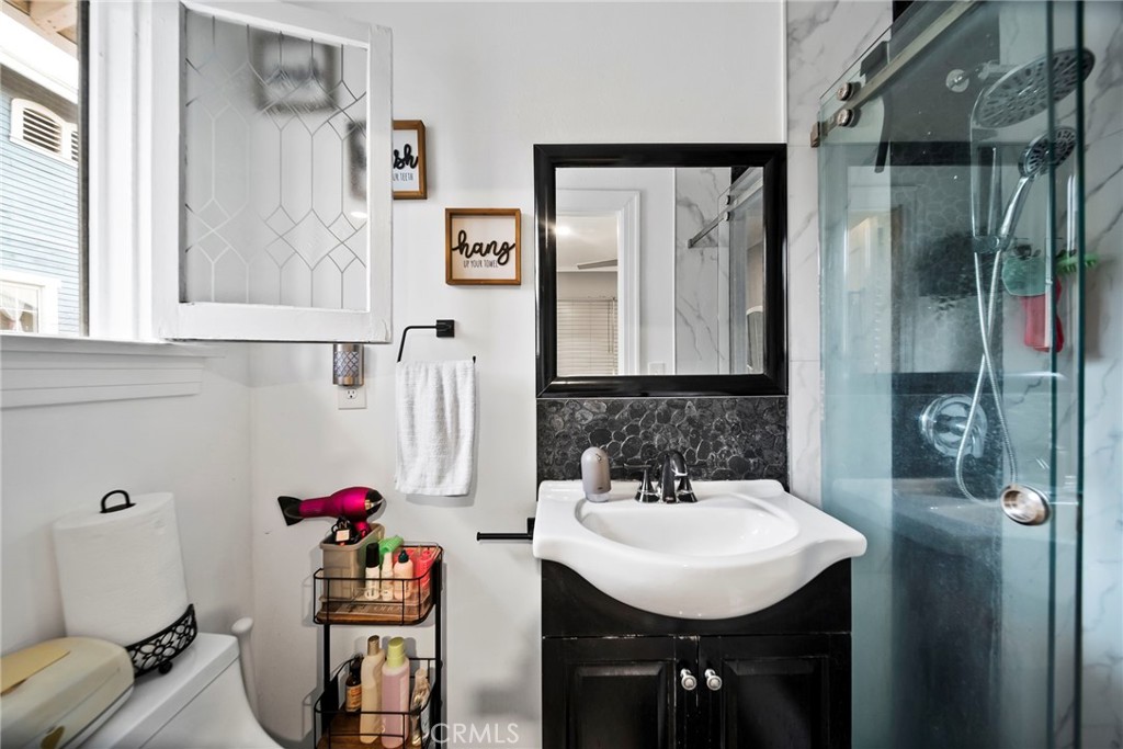 Los Angeles, California, 90041, United States, ,Residential,For Sale,2013561