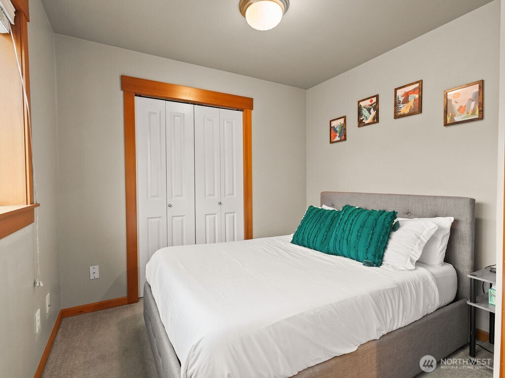 Seattle, Washington, 98144, United States, 2 Bedrooms Bedrooms, ,2 BathroomsBathrooms,Residential,For Sale,1987312