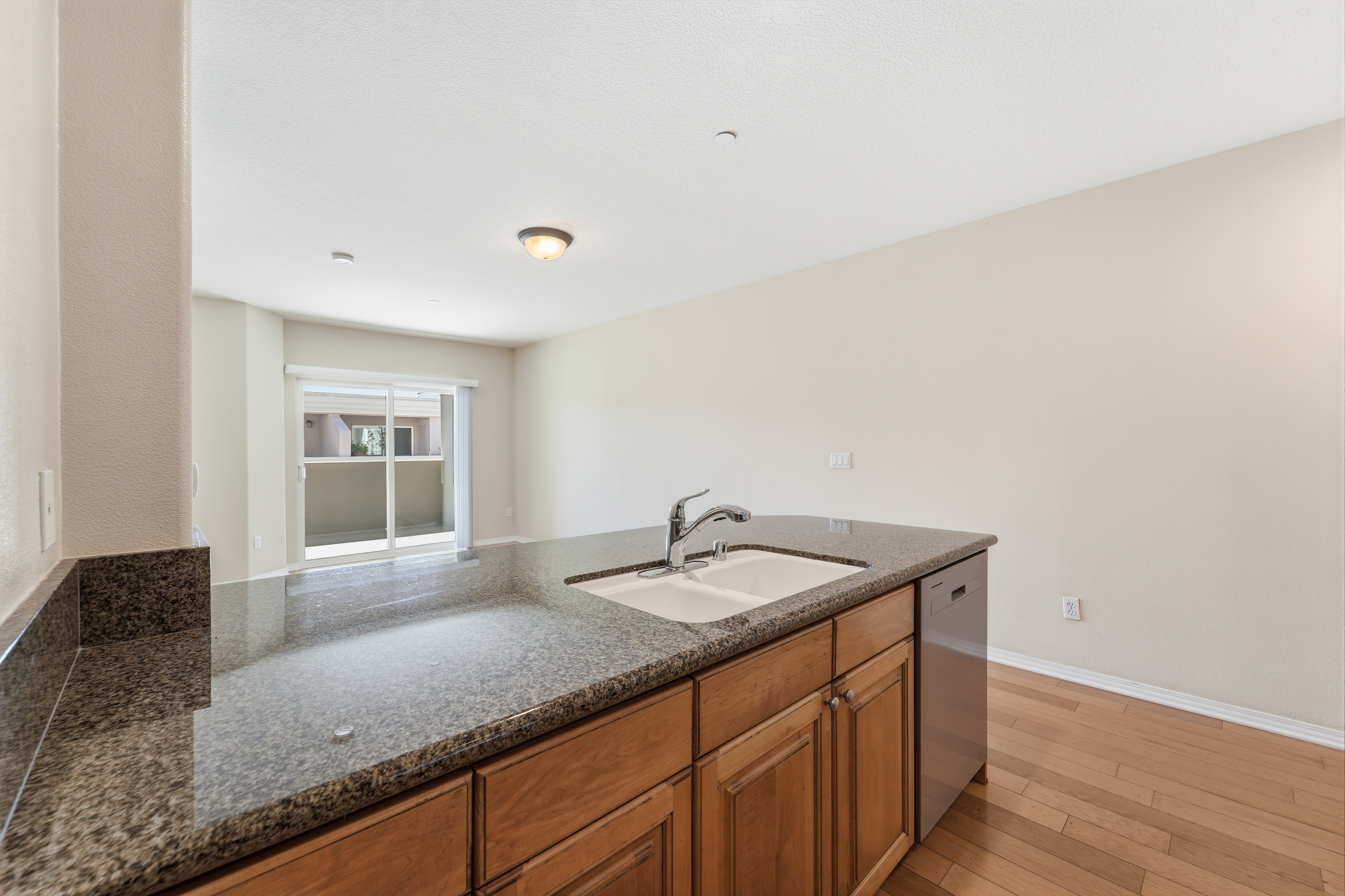  2750 Artesia Boulevard, Redondo Beach, CA 90278 - 物件實景