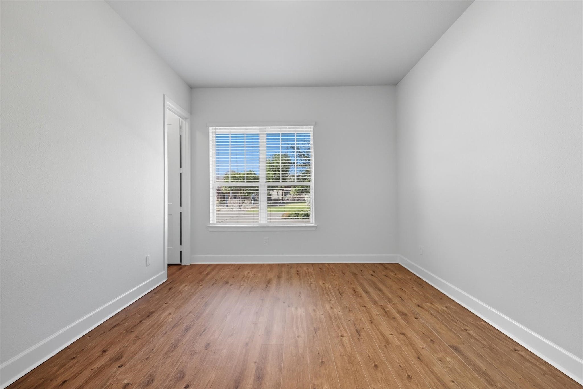 Arlington, Texas, 76005, United States, 2 Bedrooms Bedrooms, ,2 BathroomsBathrooms,Residential,For Sale,1981286