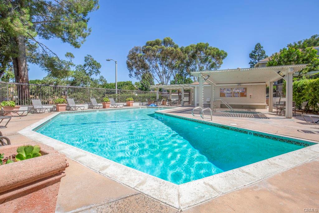 Lake Forest, California, 92630, United States, 2 Bedrooms Bedrooms, ,2 BathroomsBathrooms,Residential,For Sale,1944905