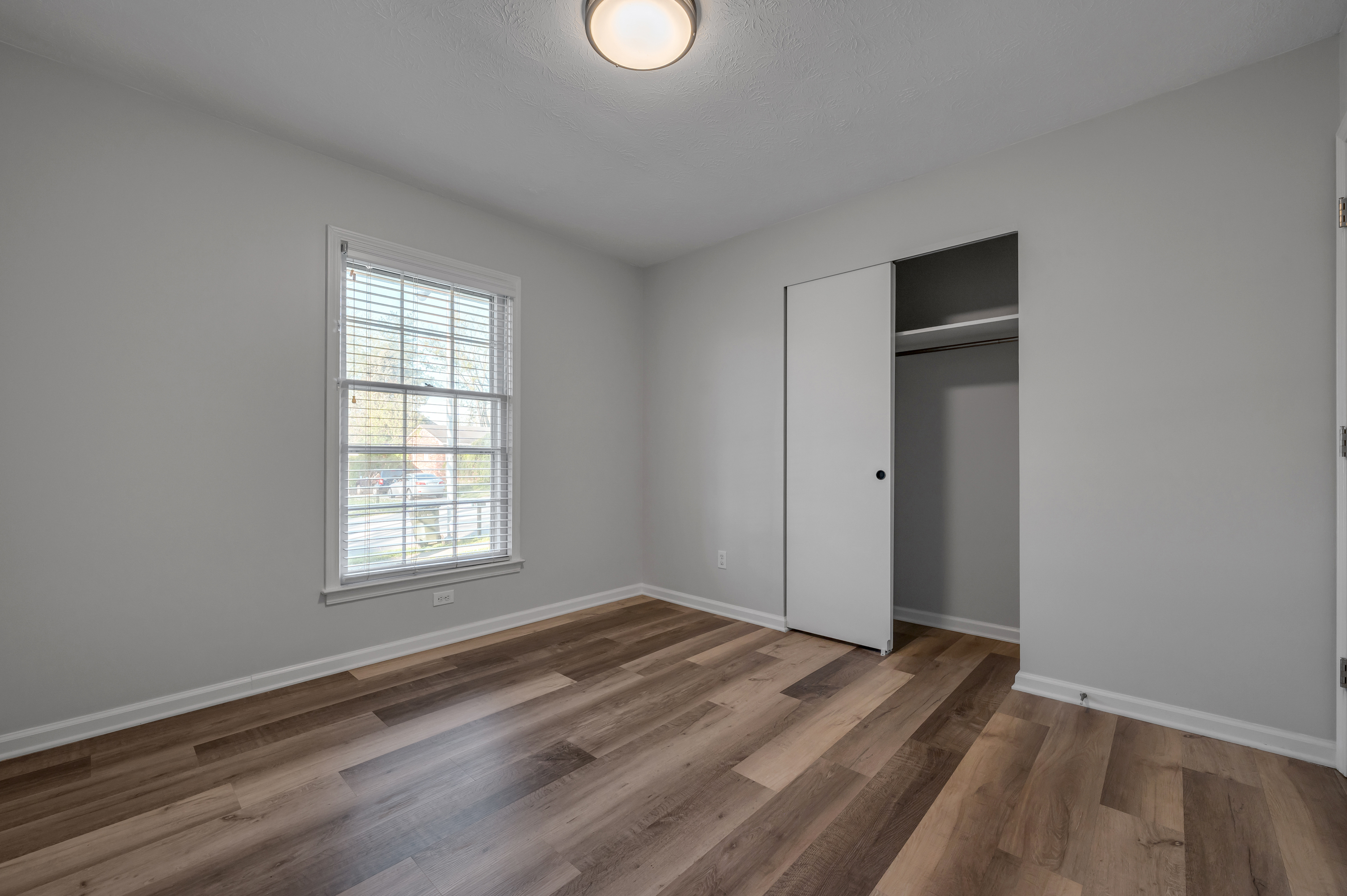 221 Quebec Way - 物件實景
