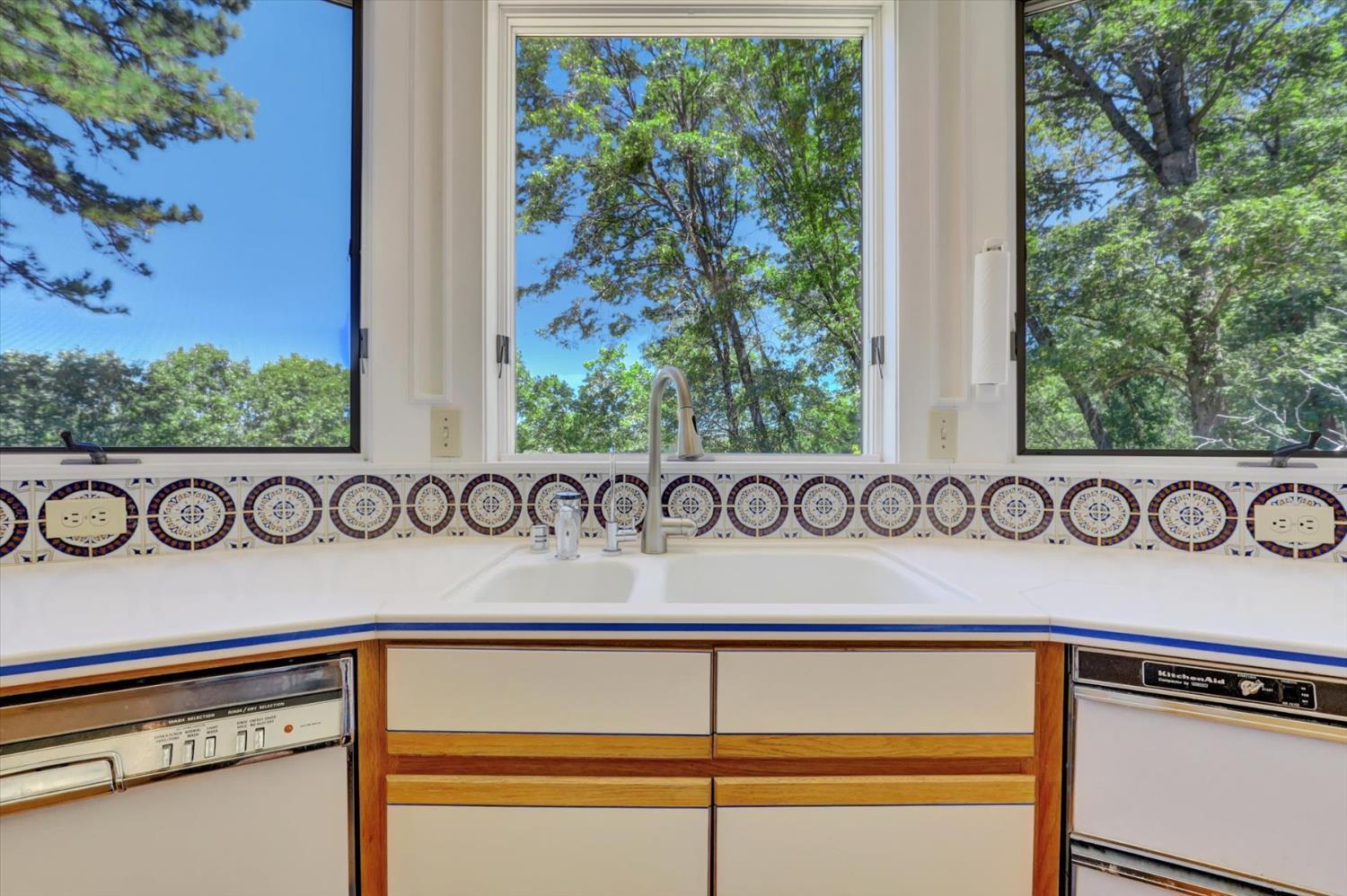 Nevada City, California, 95959, United States, 3 Bedrooms Bedrooms, ,4 BathroomsBathrooms,Residential,For Sale,1903616