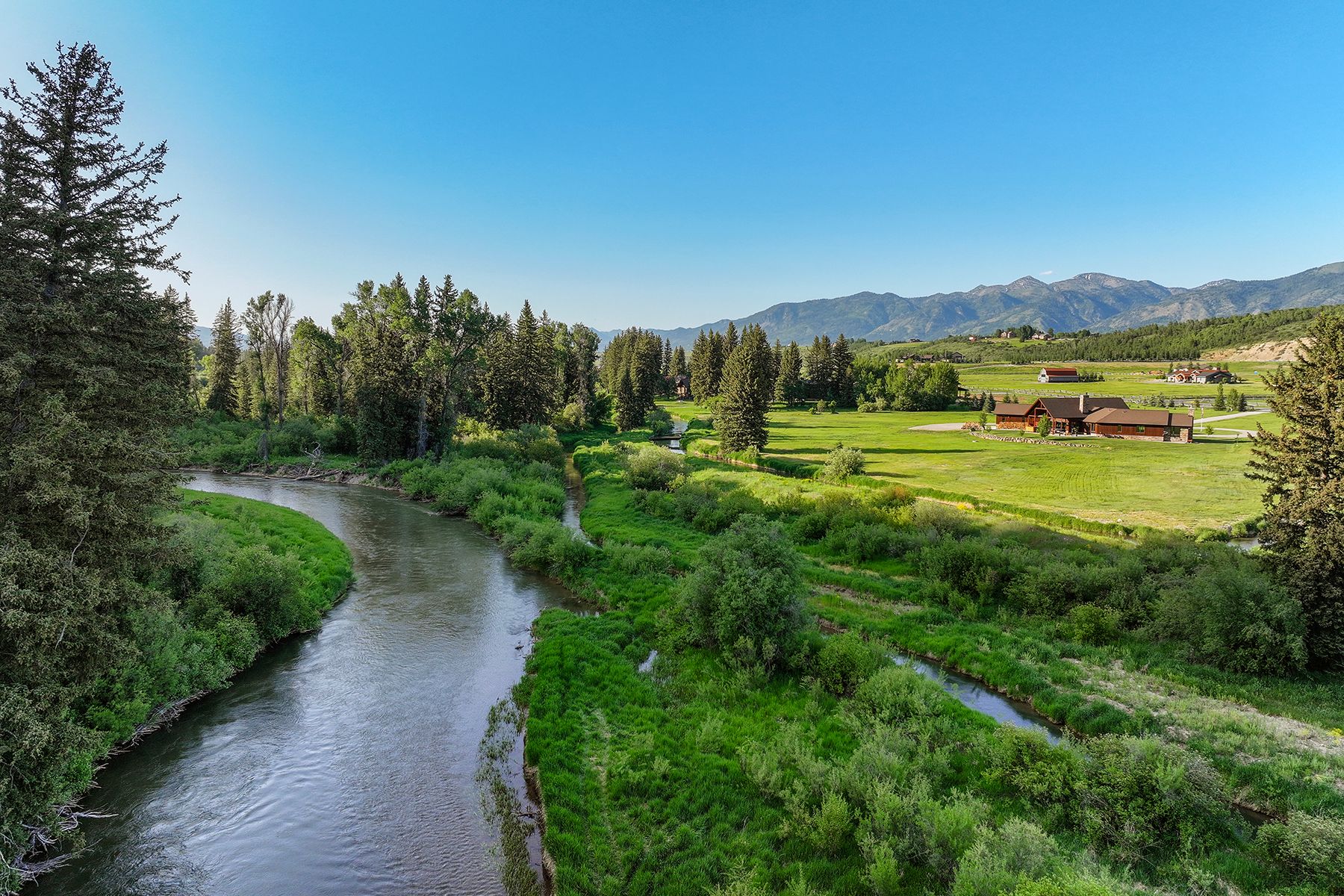 450 Salt River Ranch Ln, Thayne, WY 83127