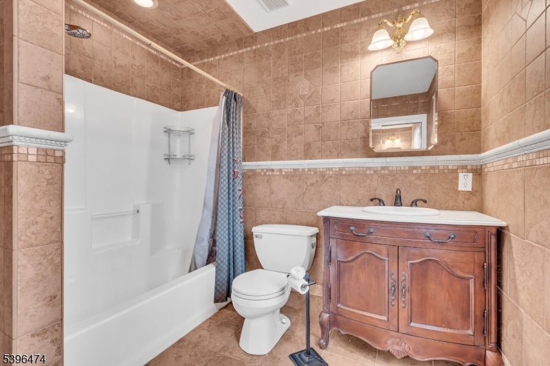 Jefferson Twp., New Jersey, 07849, United States, 3 Bedrooms Bedrooms, ,3 BathroomsBathrooms,Residential,For Sale,1995932