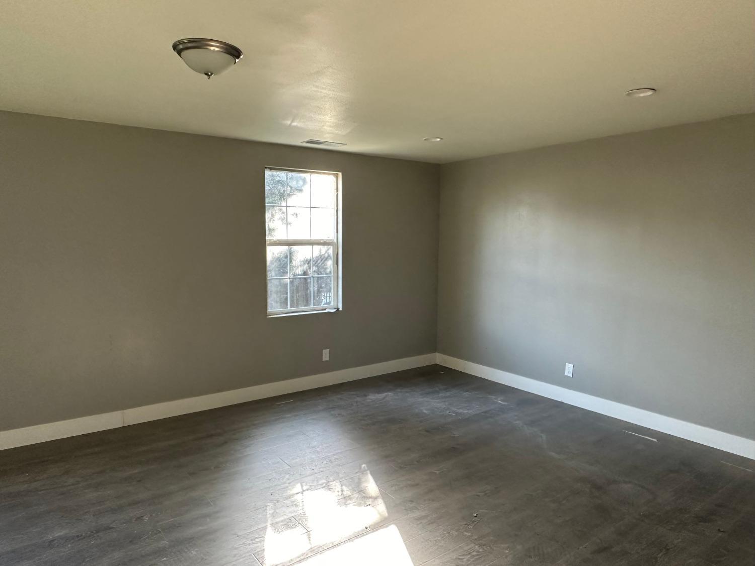 Walnut Grove, California, 95690, United States, 6 Bedrooms Bedrooms, ,4 BathroomsBathrooms,Residential,For Sale,2048836