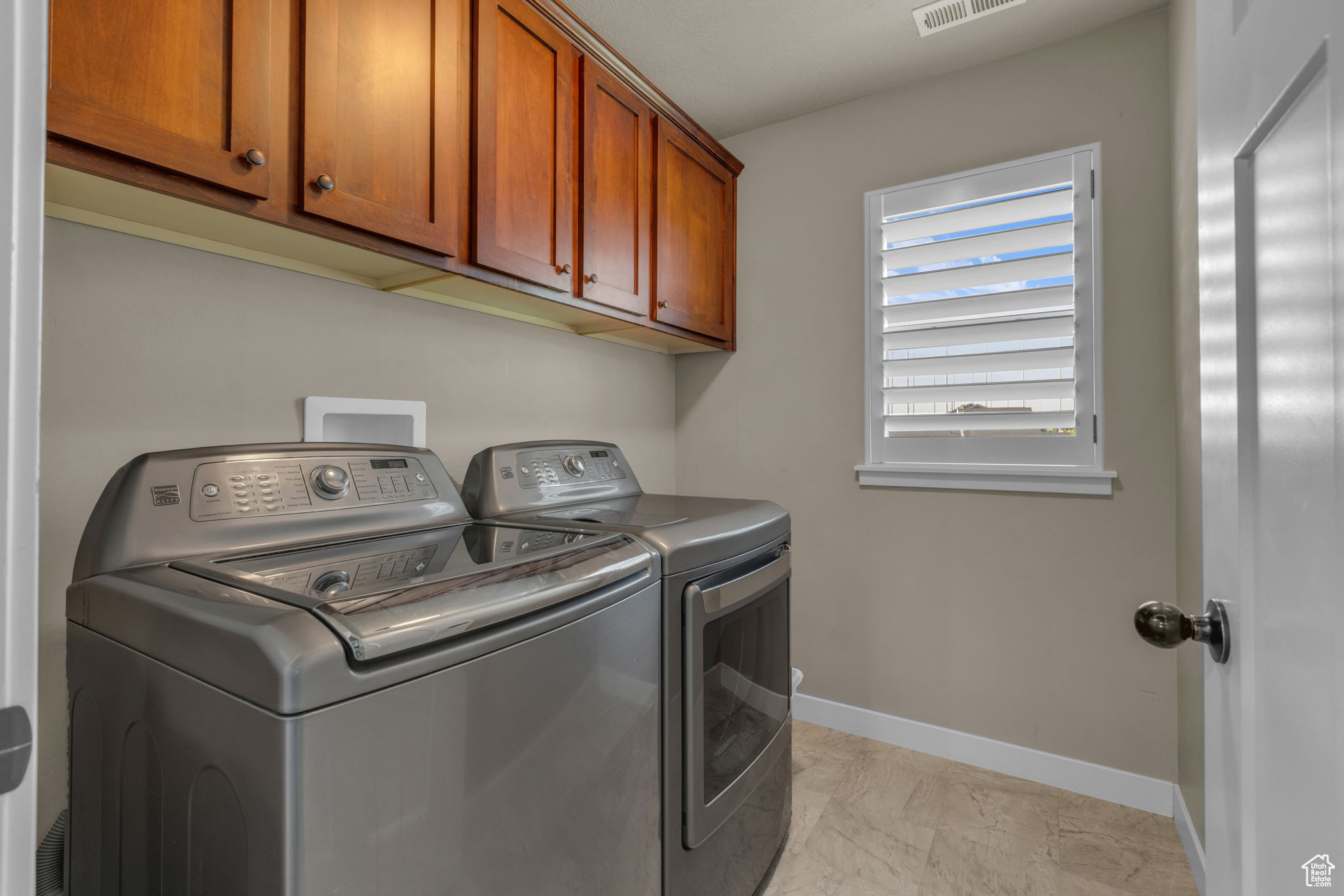 Midvale, Utah, 84047, United States, 4 Bedrooms Bedrooms, ,2 BathroomsBathrooms,Residential,For Sale,1903800