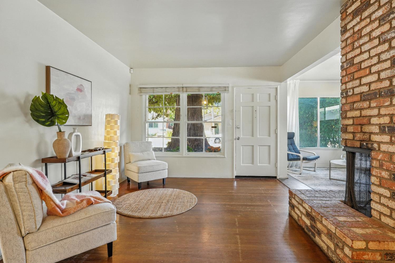 Sacramento, California, 95820, United States, 3 Bedrooms Bedrooms, ,2 BathroomsBathrooms,Residential,For Sale,1940182