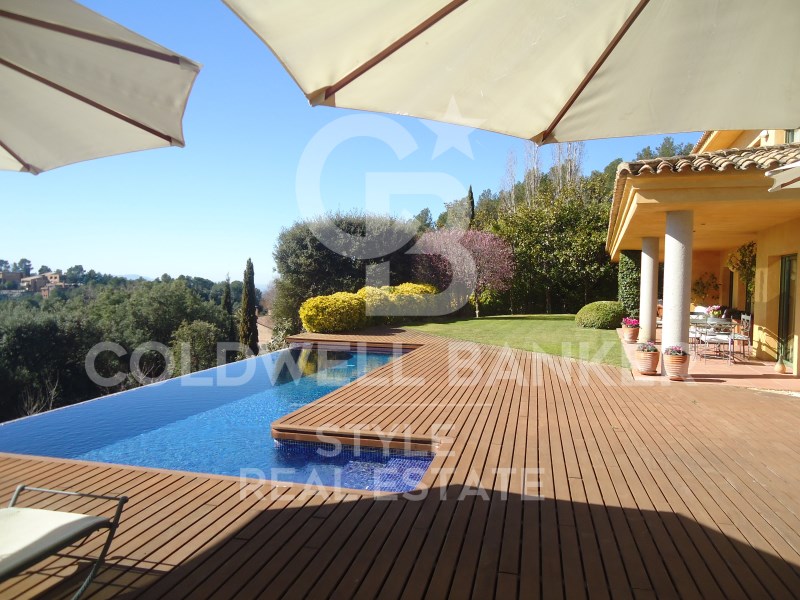 Carrer del Xiprer, 42-58 Barcelona, Matadepera, La, Matadepera, Catalonia, 08230, ES, 4 Bedrooms Bedrooms, ,3 BathroomsBathrooms,Residential,For Sale,Carrer del Xiprer, 42-58 Barcelona, Matadepera, La,1627709