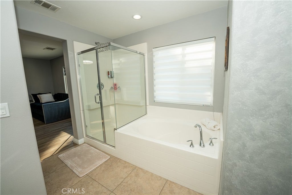 Indio, California, 92203, United States, 5 Bedrooms Bedrooms, ,3 BathroomsBathrooms,Residential,For Sale,1989302