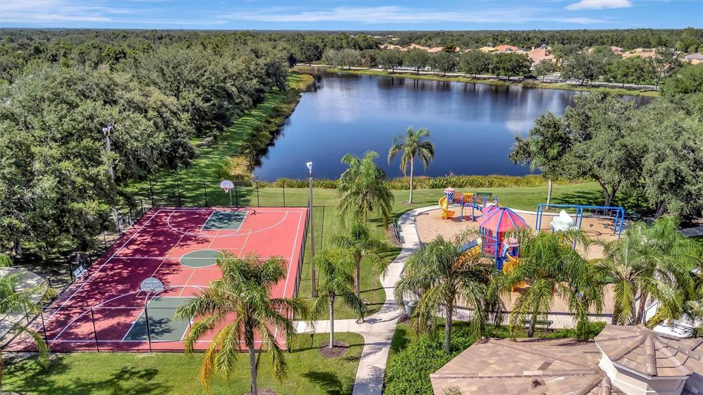 Bradenton, Florida, 34212, United States, 3 Bedrooms Bedrooms, ,4 BathroomsBathrooms,Residential,For Sale,1910869