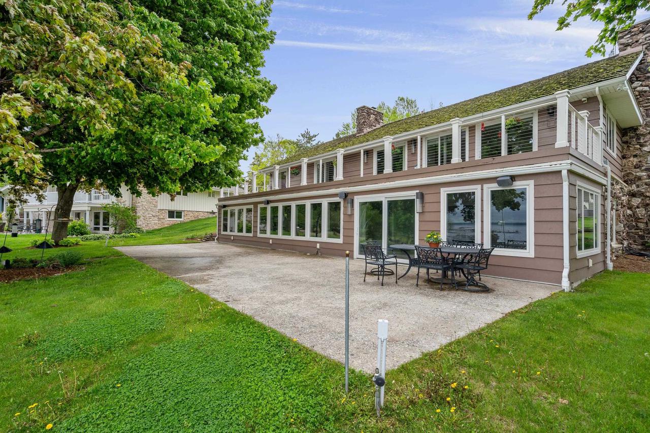 Markesan, Wisconsin, 53946, United States, 5 Bedrooms Bedrooms, ,4 BathroomsBathrooms,Residential,For Sale,2023665
