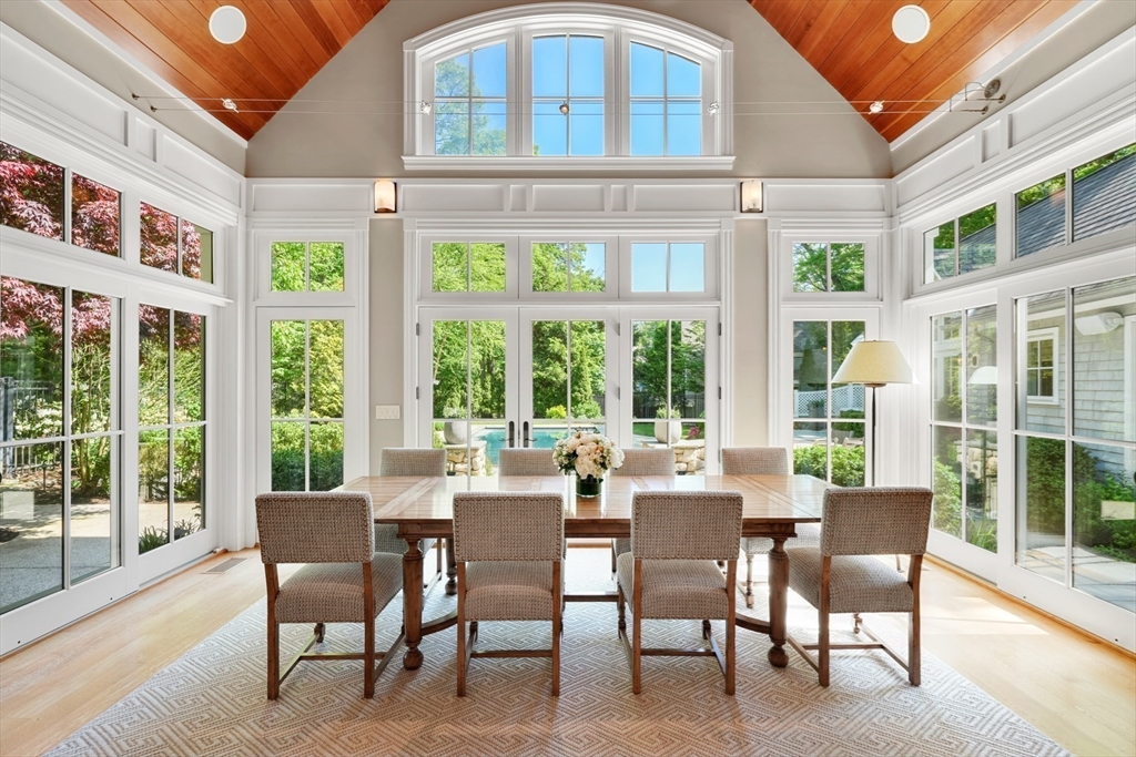 Wellesley, Massachusetts, 02481, United States, 2 Bedrooms Bedrooms, ,3 BathroomsBathrooms,Residential,For Sale,1941651