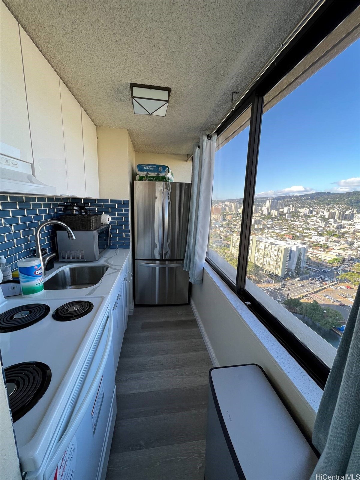 Honolulu, Hawaii, 96815, United States, 1 Bedroom Bedrooms, ,2 BathroomsBathrooms,Residential,For Sale,1890656