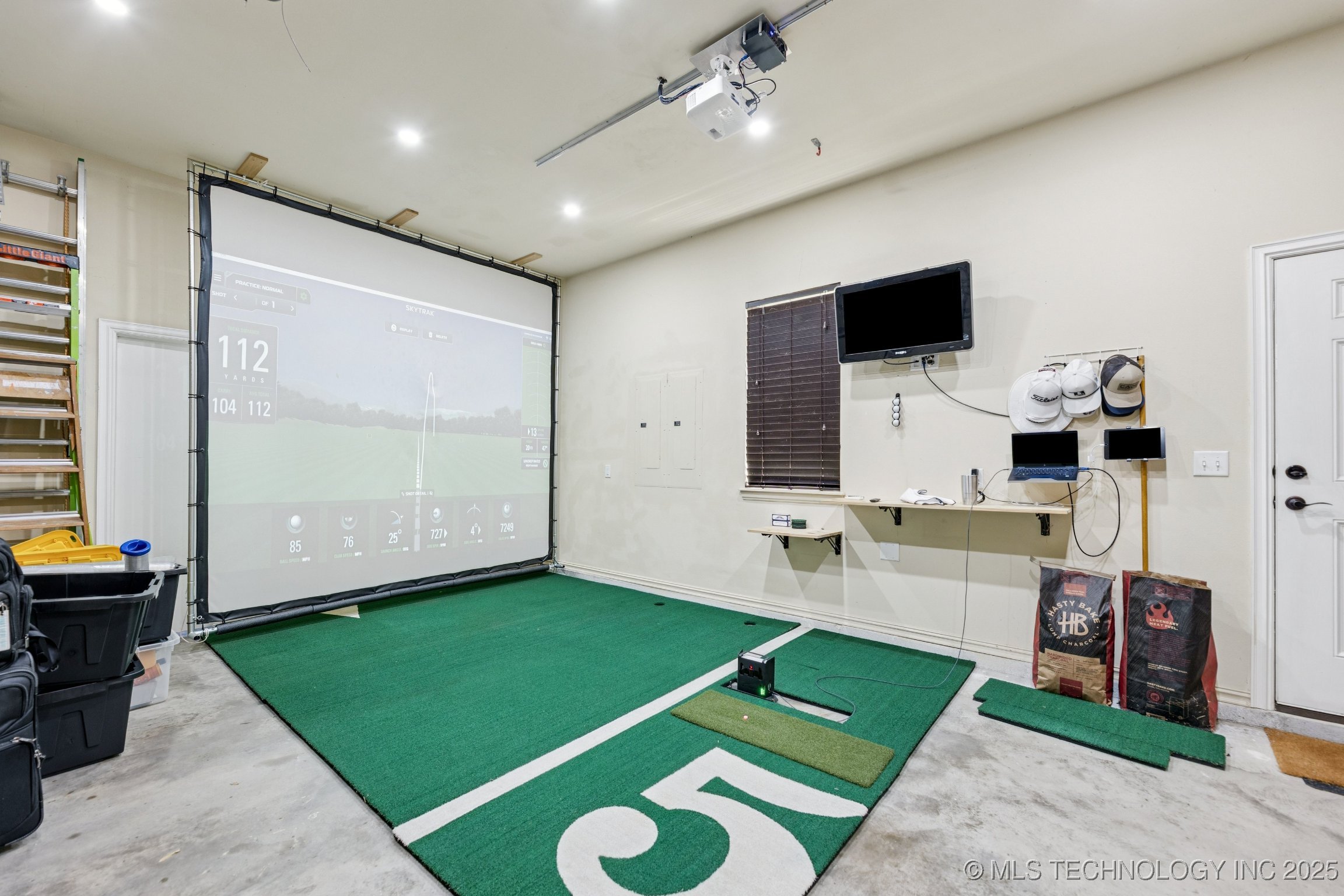 Sapulpa, Oklahoma, 74066, United States, 4 Bedrooms Bedrooms, ,4 BathroomsBathrooms,Residential,For Sale,1940003