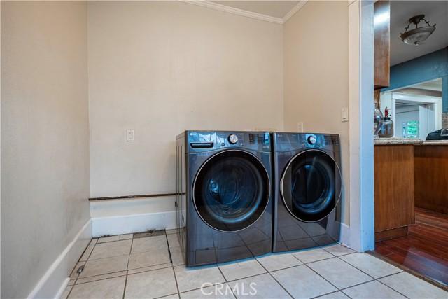 Los Angeles, California, 90016, United States, 4 Bedrooms Bedrooms, ,2 BathroomsBathrooms,Residential,For Sale,1850746