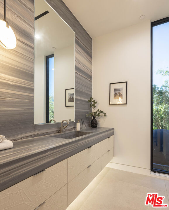 Malibu, California, 90265, United States, 5 Bedrooms Bedrooms, ,10 BathroomsBathrooms,Residential,For Sale,1707540