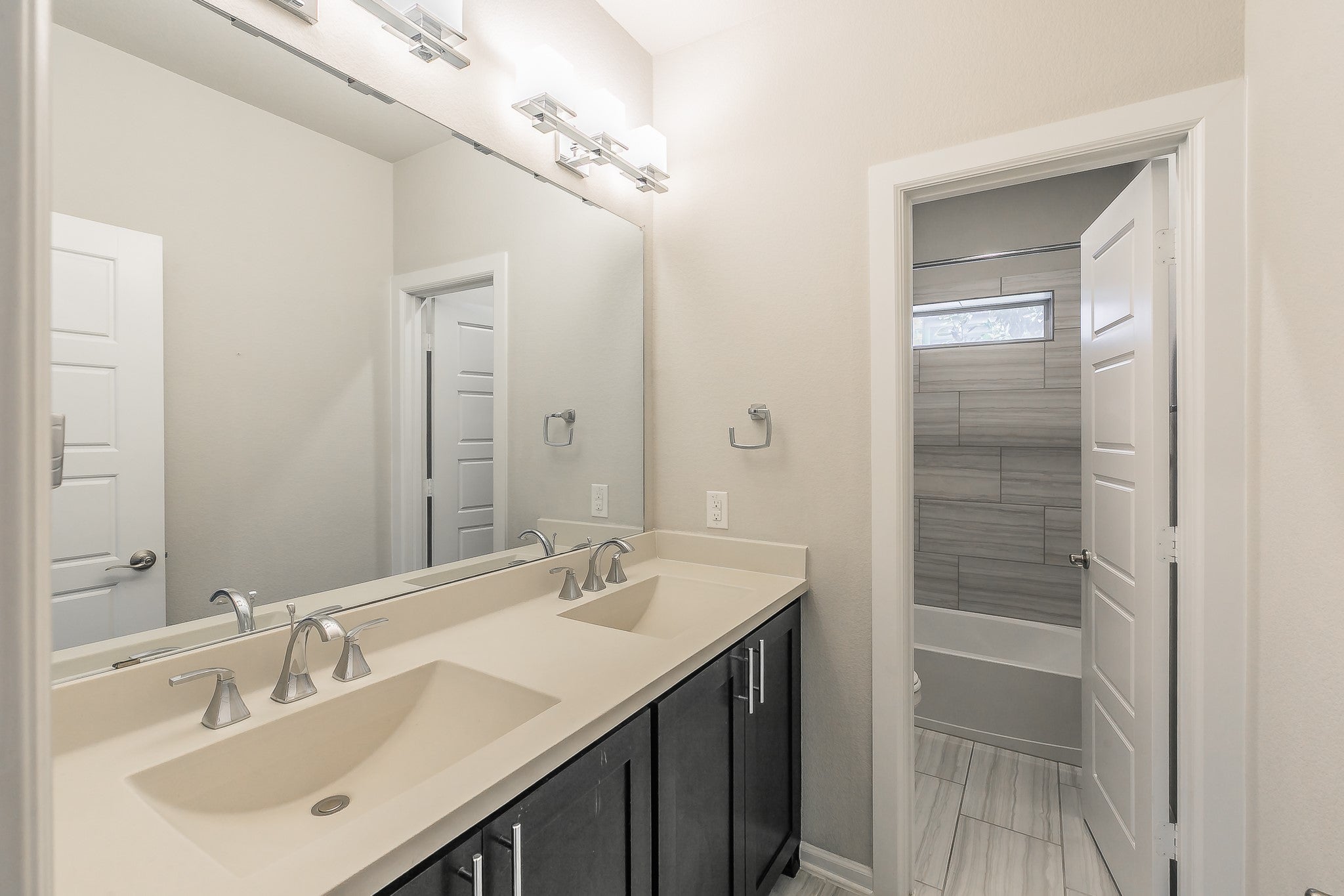 Dallas, Texas, 75238, United States, 3 Bedrooms Bedrooms, ,3 BathroomsBathrooms,Residential,For Sale,1982867