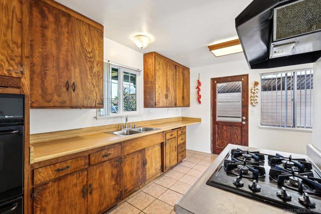 San Diego, California, 92111, United States, 3 Bedrooms Bedrooms, ,2 BathroomsBathrooms,Residential,For Sale,2007846