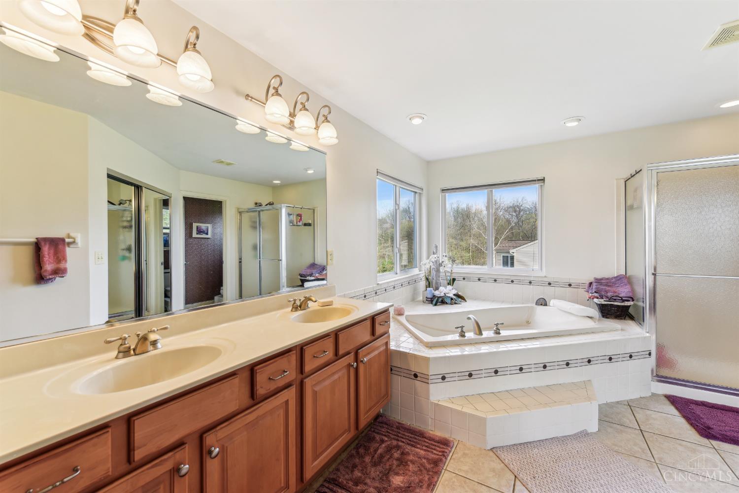 Miami Twp, Ohio, 45002, United States, 5 Bedrooms Bedrooms, ,5 BathroomsBathrooms,Residential,For Sale,1847033