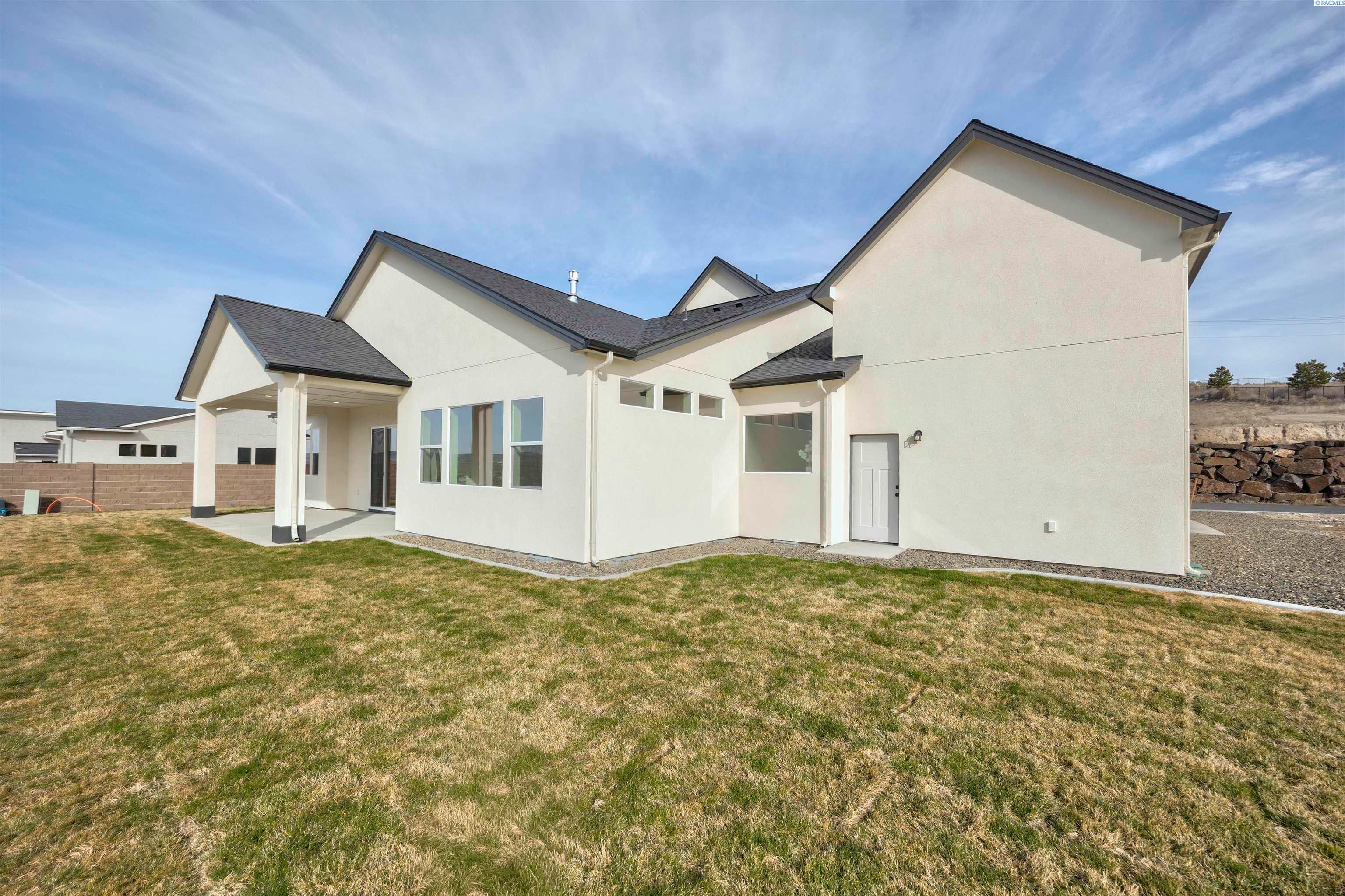 Kennewick, Washington, 99338, United States, 4 Bedrooms Bedrooms, ,4 BathroomsBathrooms,Residential,For Sale,2023232