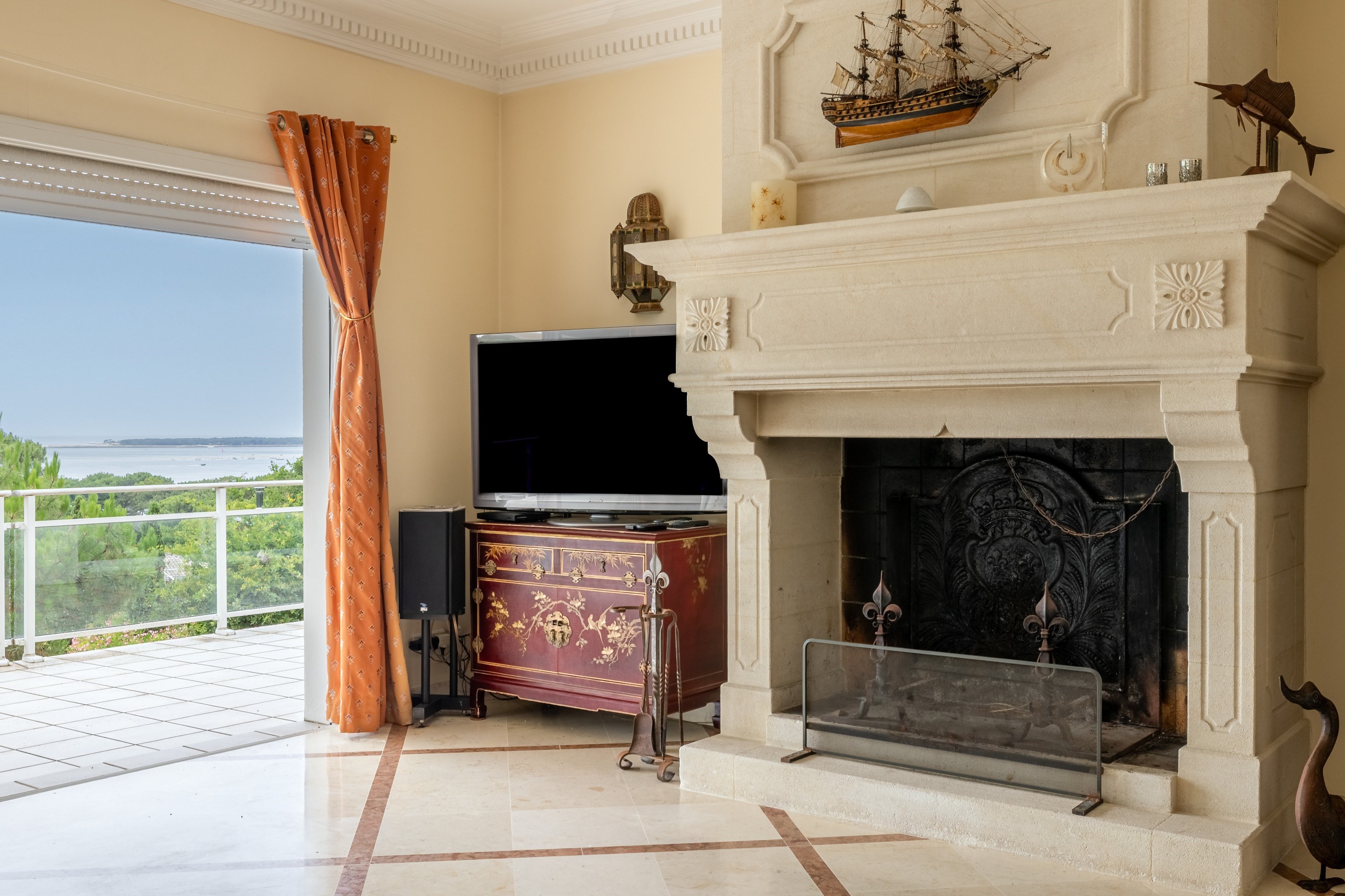  PYLA-SUR-MER – VILLA WITH PANORAMIC VIEWS OVER THE BASSIN D