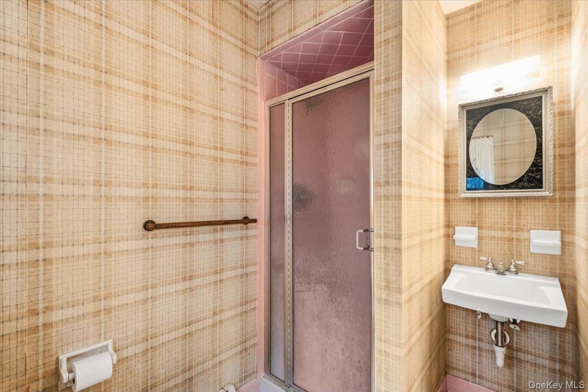 Mahopac, New York, 10541, United States, 4 Bedrooms Bedrooms, ,2 BathroomsBathrooms,Residential,For Sale,2001665