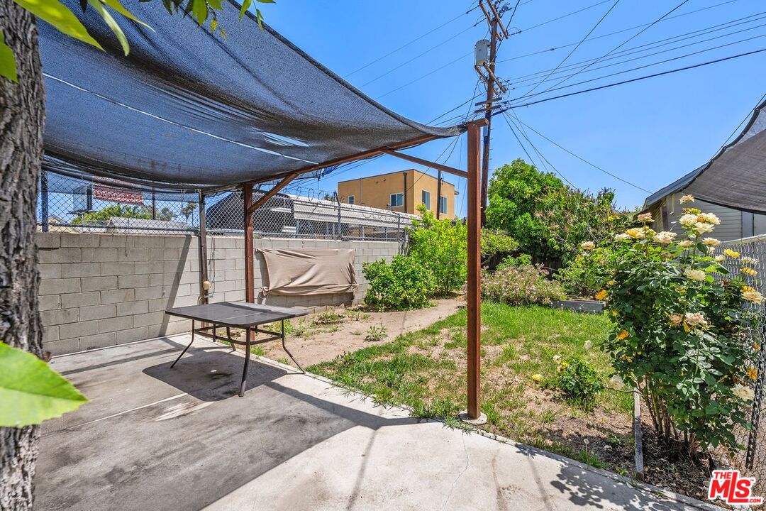 Los Angeles, California, 90004, United States, 3 Bedrooms Bedrooms, ,1 BathroomBathrooms,Residential,For Sale,1896510