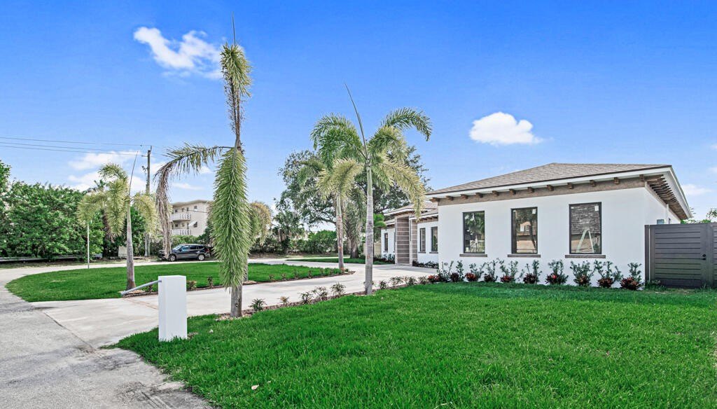 Palm Springs, Florida, 33461, United States, 4 Bedrooms Bedrooms, ,5 BathroomsBathrooms,Residential,For Sale,1835597