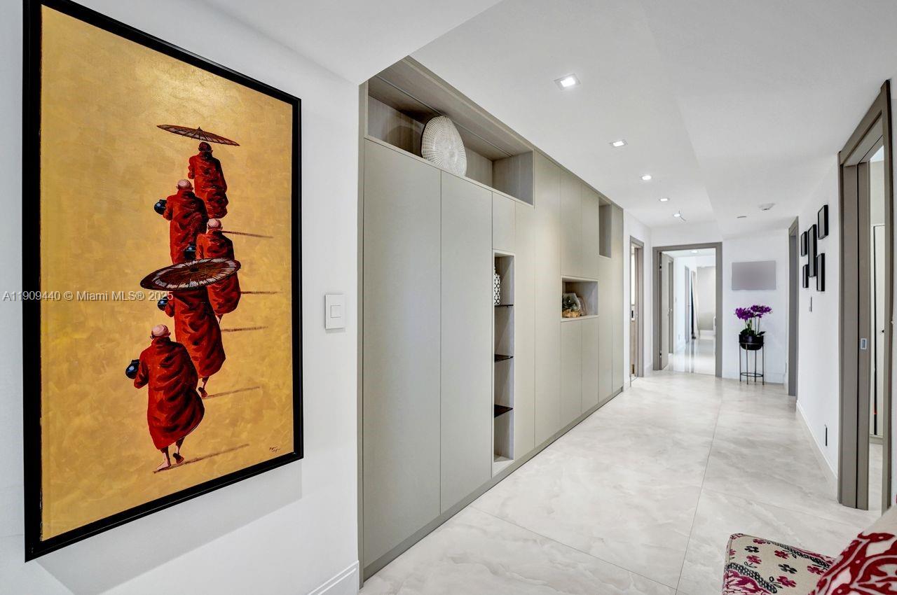 Aventura, Florida, 33180, United States, 4 Bedrooms Bedrooms, ,3 BathroomsBathrooms,Residential,For Sale,1989570