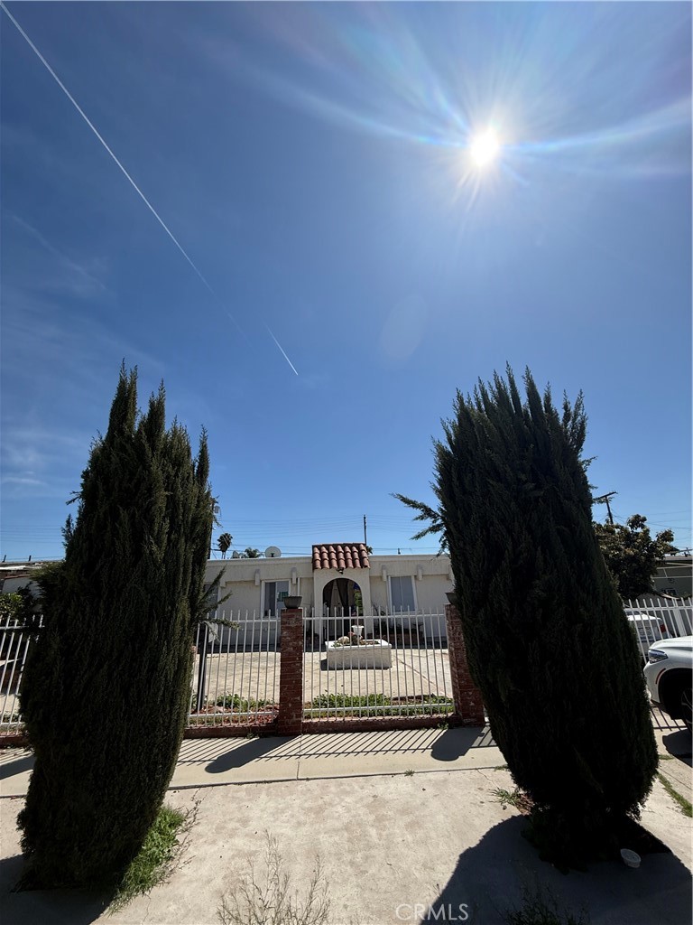 SUN VALLEY, California, 91352, United States, 4 Bedrooms Bedrooms, ,3 BathroomsBathrooms,Residential,For Sale,1837178