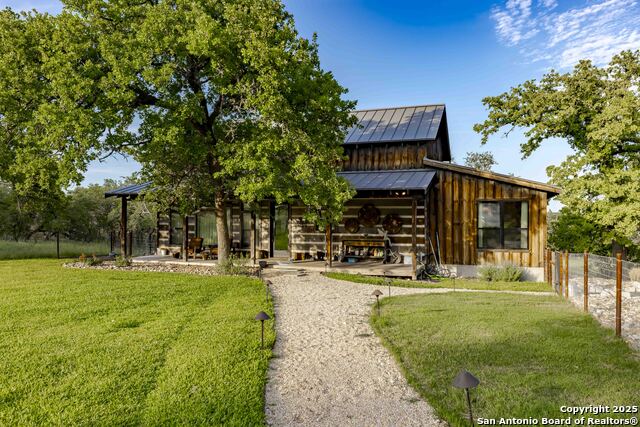 Fredericksburg, Texas, 78624, United States, 4 Bedrooms Bedrooms, ,5 BathroomsBathrooms,Residential,For Sale,1828714
