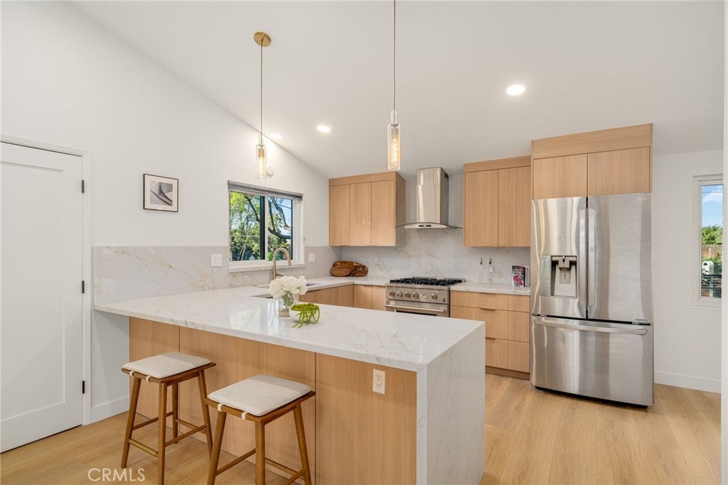 Woodland Hills, California, 91367, United States, 3 Bedrooms Bedrooms, ,2 BathroomsBathrooms,Residential,For Sale,1991959