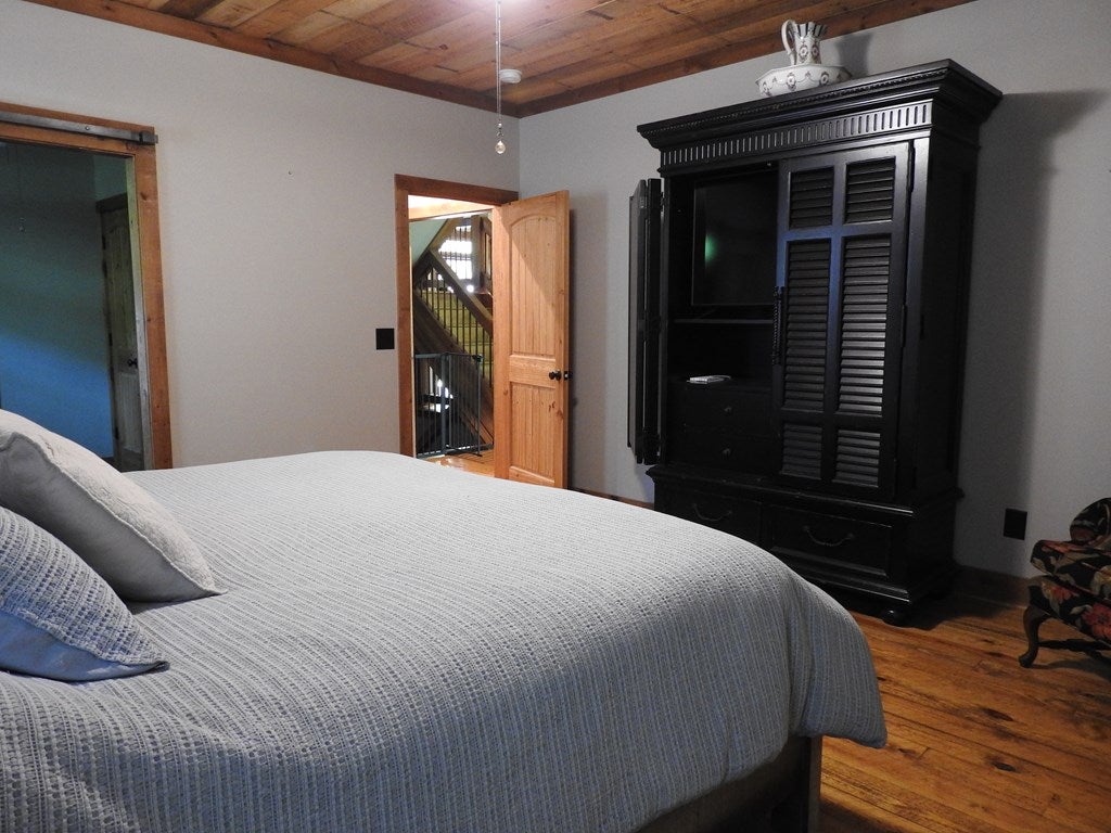 Morganton, Georgia, 30560, United States, 4 Bedrooms Bedrooms, ,4 BathroomsBathrooms,Residential,For Sale,1859082