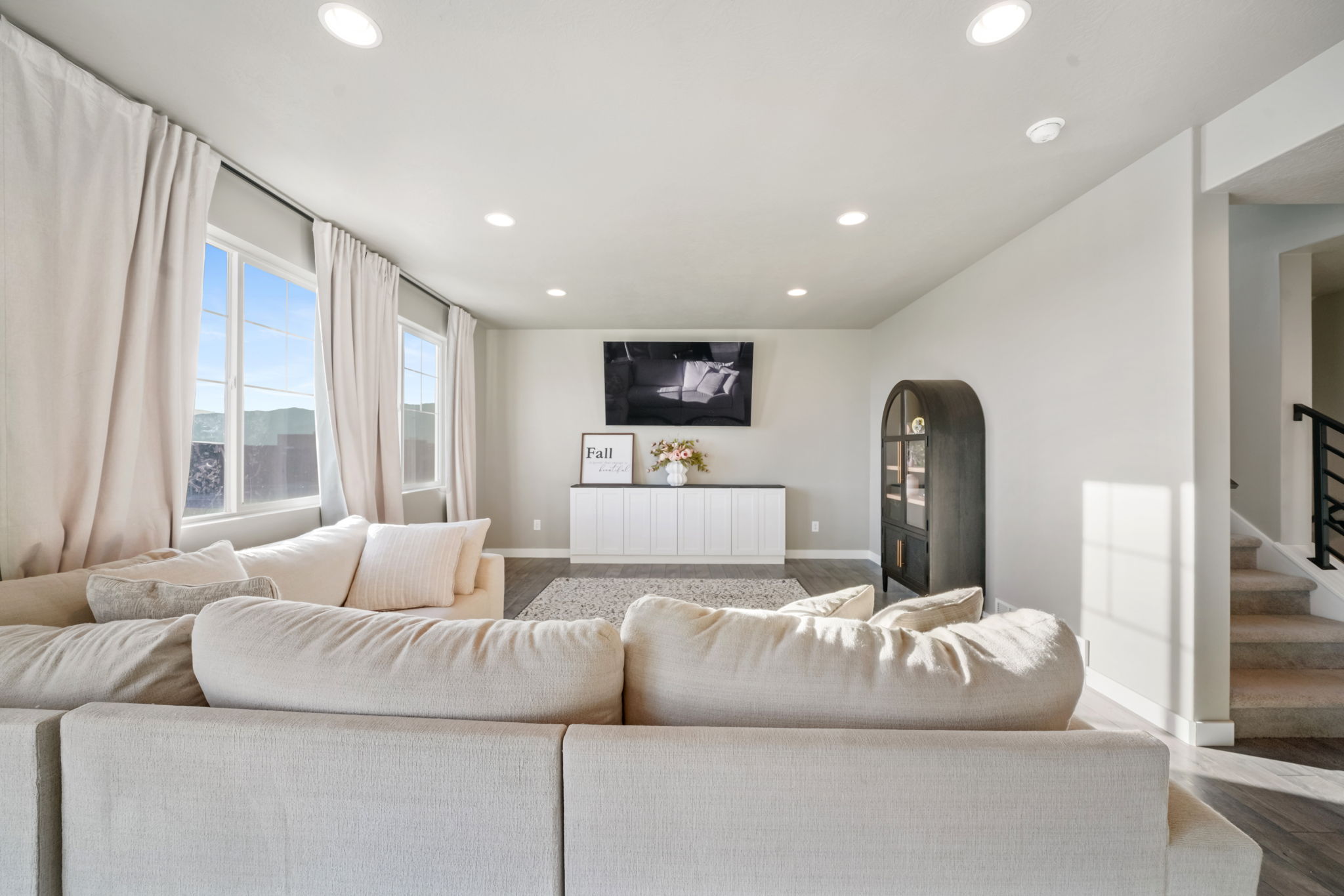 Eagle Mountain, Utah, 84005, United States, 3 Bedrooms Bedrooms, ,3 BathroomsBathrooms,Residential,For Sale,1993826