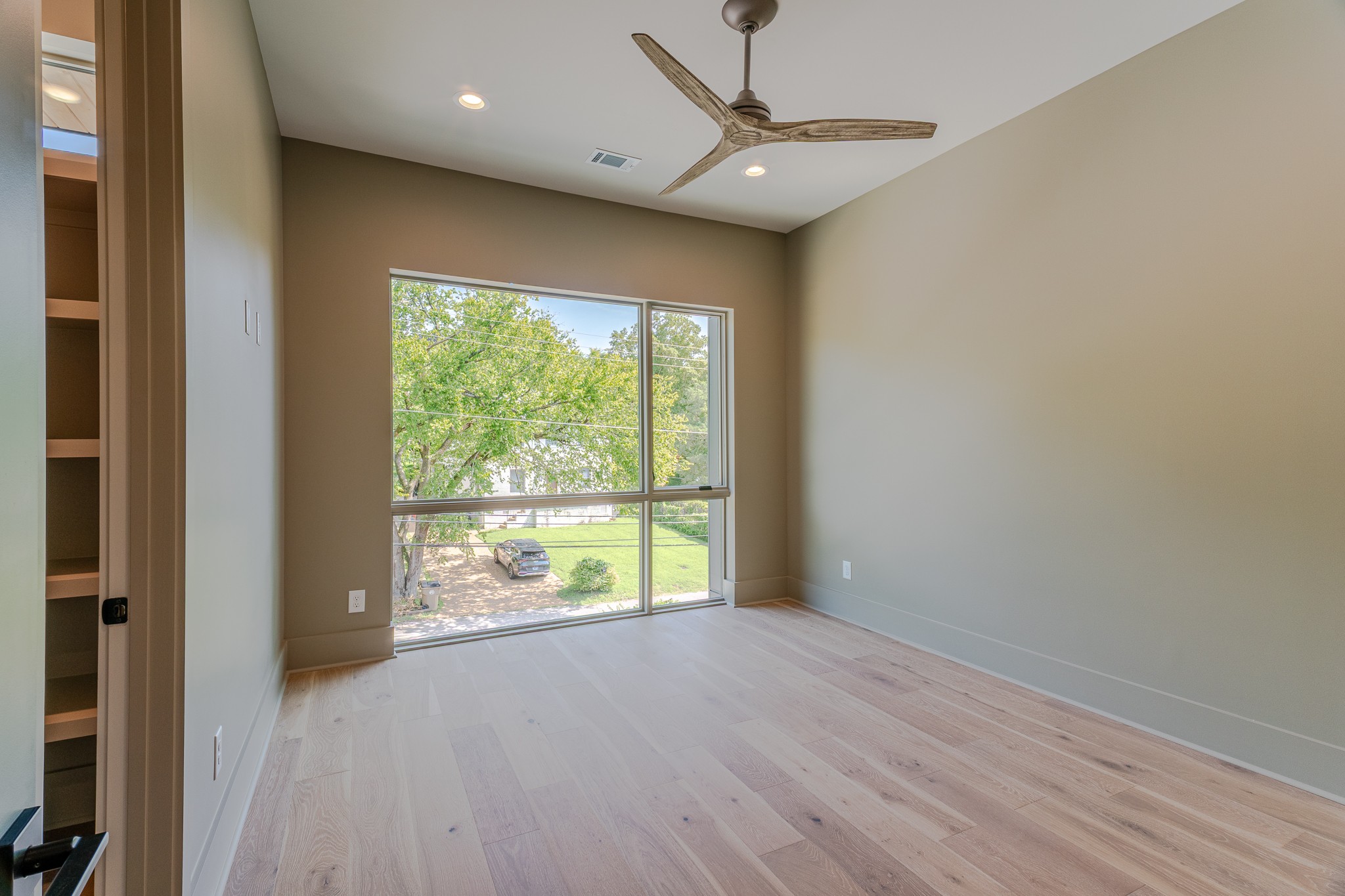 Nashville, Tennessee, 37212, United States, 4 Bedrooms Bedrooms, ,4 BathroomsBathrooms,Residential,For Sale,1792994