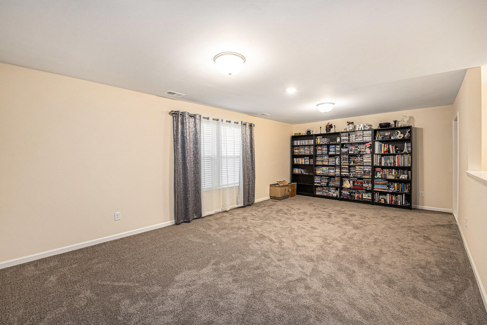 Summerville, South Carolina, 29486, United States, 4 Bedrooms Bedrooms, ,3 BathroomsBathrooms,Residential,For Sale,1882681