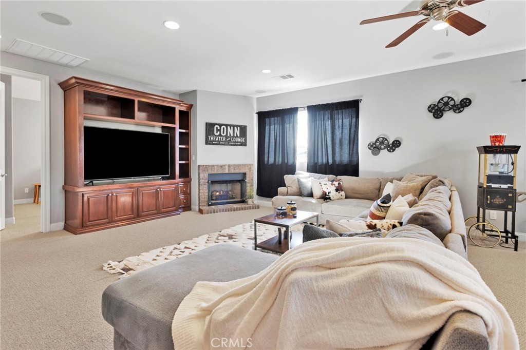 Hesperia, California, 92344, United States, 5 Bedrooms Bedrooms, ,4 BathroomsBathrooms,Residential,For Sale,2010754