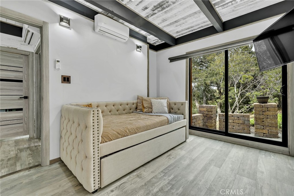 Woodland Hills, California, 91364, United States, 4 Bedrooms Bedrooms, ,2 BathroomsBathrooms,Residential,For Sale,1975100