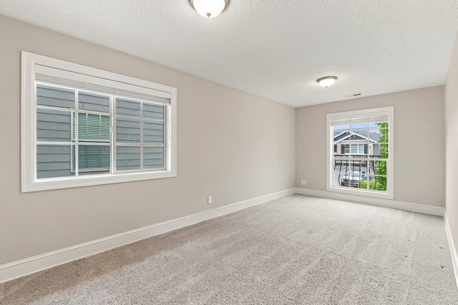  10340 SW HELENIUS ST Tualatin, OR 97062 - 物件實景