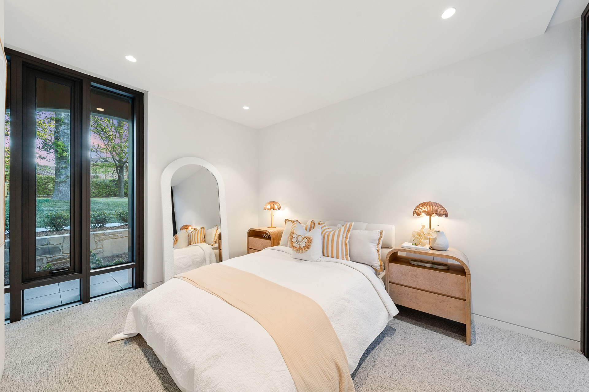  Lifestyle at the forefront in this sleek architectural residence - 物件實景
