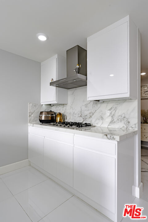 Los Angeles, California, 90010, United States, 3 Bedrooms Bedrooms, ,3 BathroomsBathrooms,Residential,For Sale,1992003