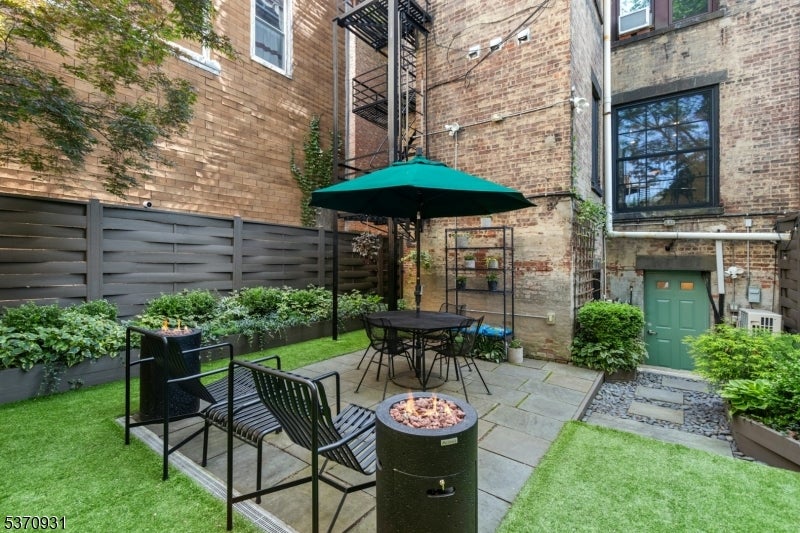 Jersey City, New Jersey, 07302, United States, 1 Bedroom Bedrooms, ,2 BathroomsBathrooms,Residential,For Sale,1942665