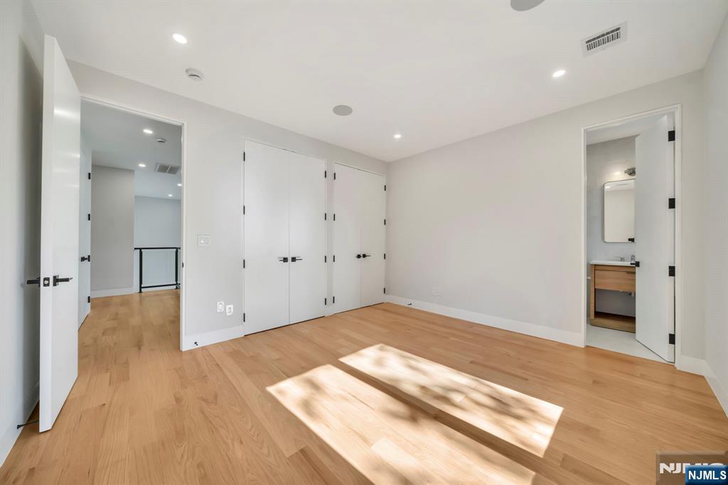 Tenafly, New Jersey, 07670, United States, 6 Bedrooms Bedrooms, ,6 BathroomsBathrooms,Residential,For Sale,1906714